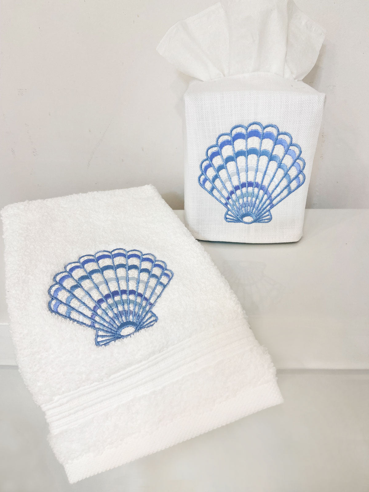 Tissue Box Cover, Clam (Blue)