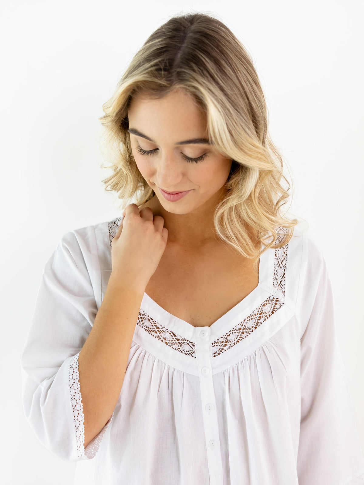 Victoria White Cotton Nightgown