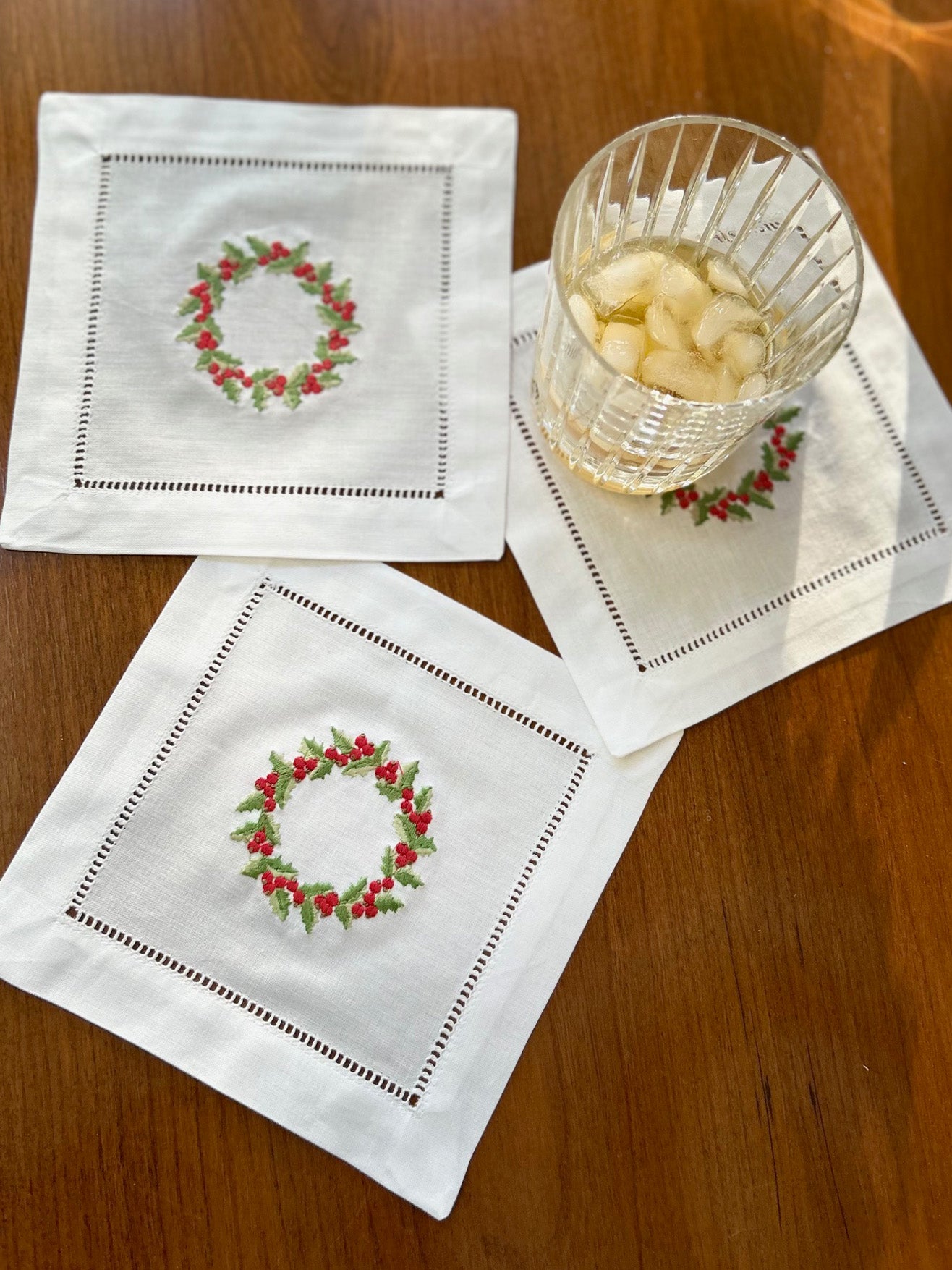 Cocktail Napkins, Christmas Berry Wreath, Set of 4