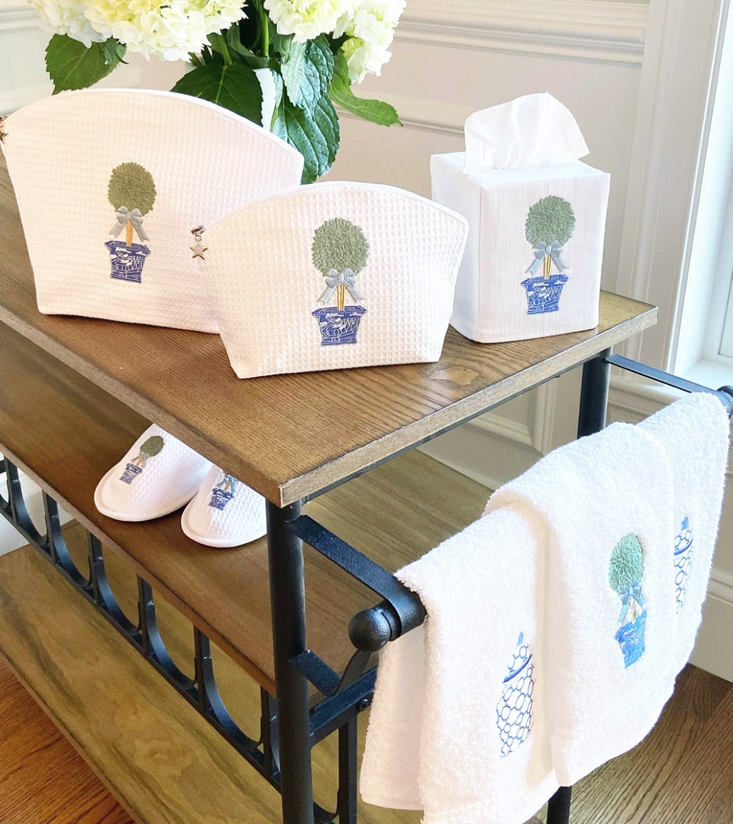 Cosmetic Bag (Large), Boxwood Topiary