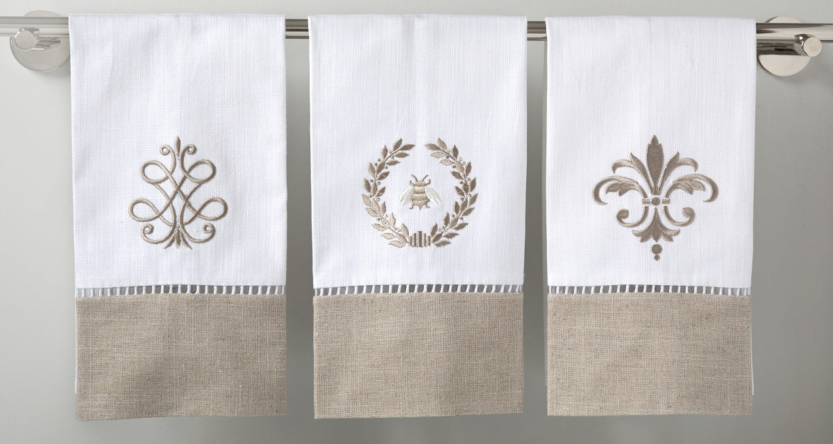 Guest Towel, Combo Linens, Napoleon Bee Wreath (Beige)
