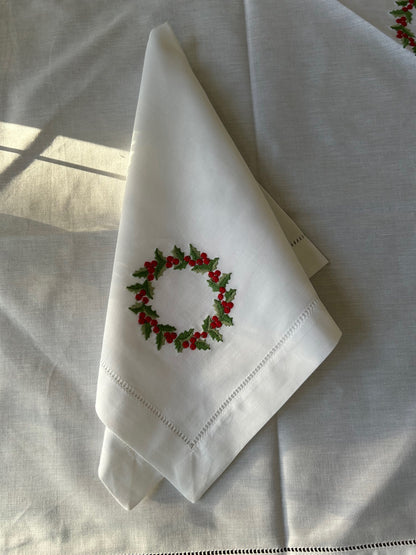 Dinner Napkin, Christmas Berry Wreath, Set of 2