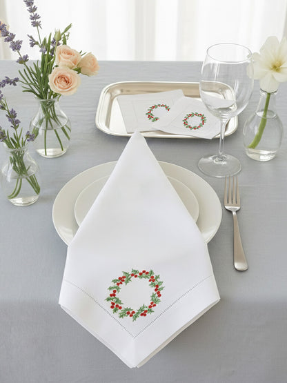 Dinner Napkin, Christmas Berry Wreath, Set of 2
