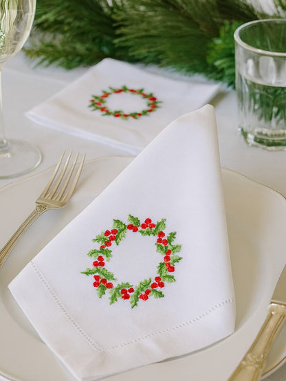 Dinner Napkin, Christmas Berry Wreath, Set of 2
