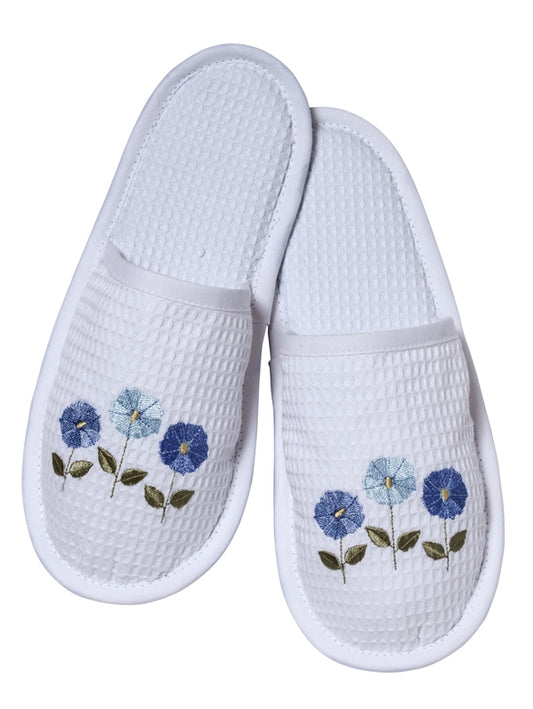 Slippers, Waffle Weave, Row of Flowers (Blue)
