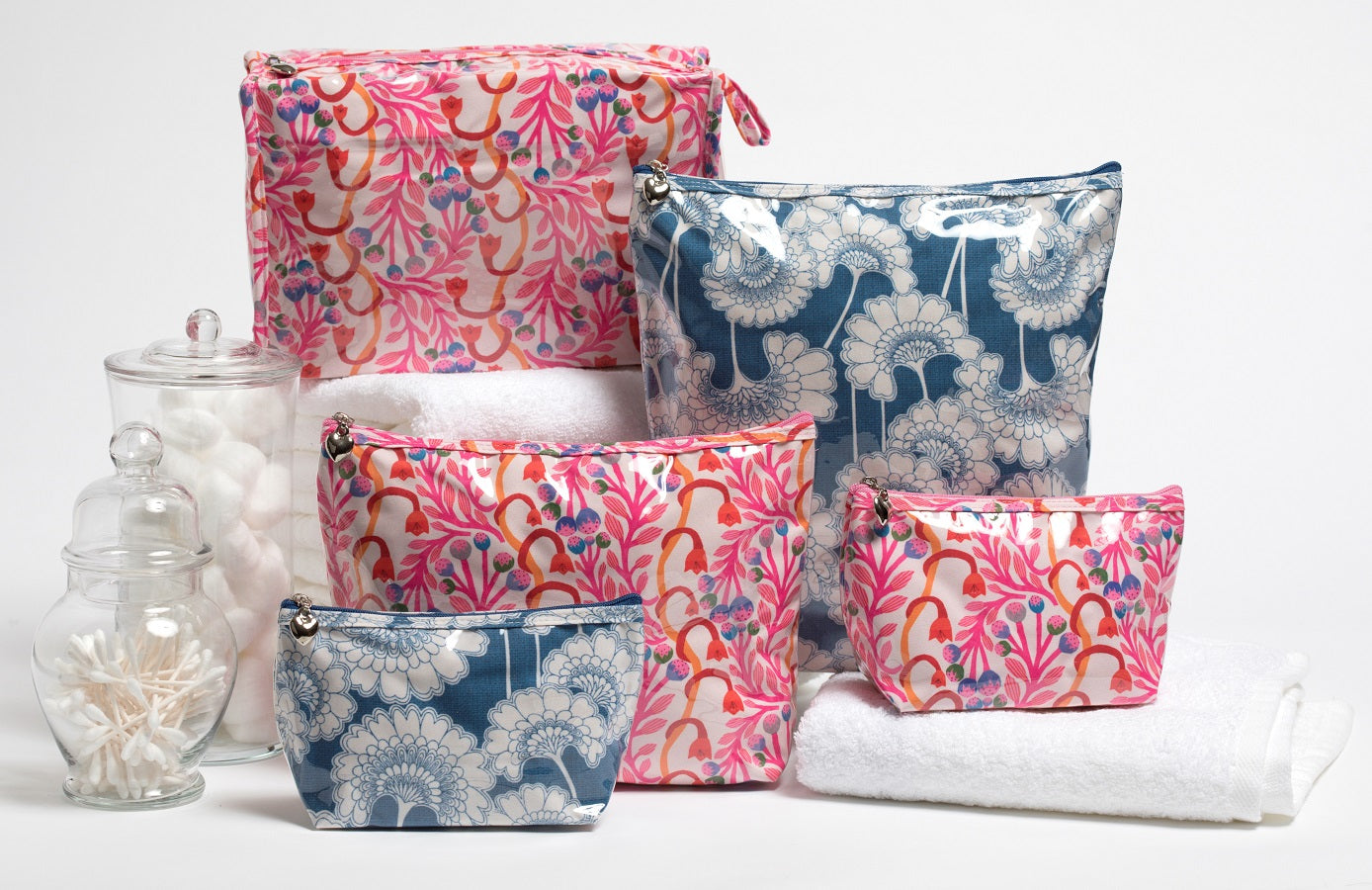 Cosmetic Bag (Medium), Strawberry Vine (Pink)